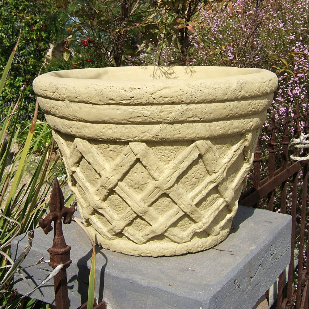 Tudor Planter (Large)