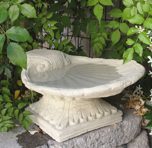 
                
                    Load image into Gallery viewer, Vintage Shell Birdbath (Top Only)
                
            