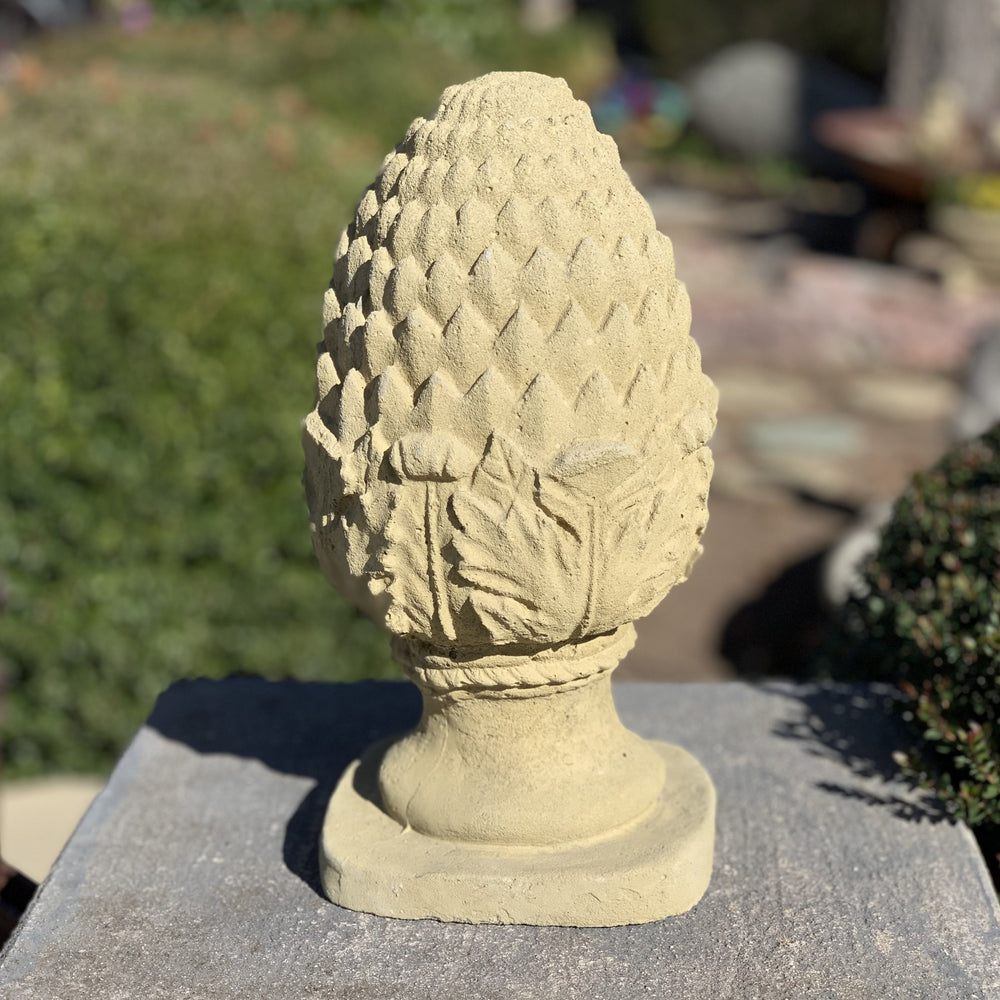 
                
                    Load image into Gallery viewer, Vintage Pineapple Finial (Small)
                
            